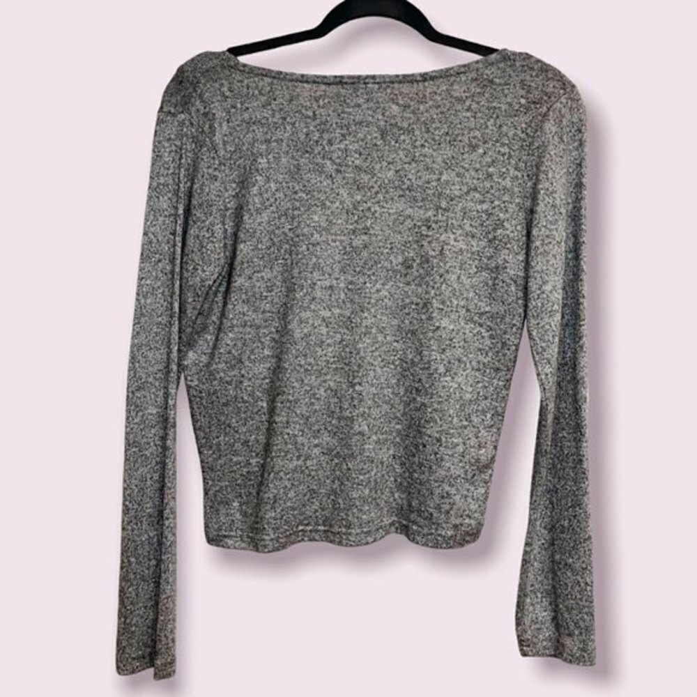 Poof Apparel Knit Top Grey Long Sleeve Button Front V Neck Womens Size Large - Picture 2 of 5
